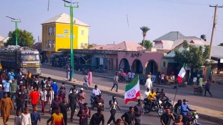 尼日利亚民众游行悼念伊玛目哈梅内伊