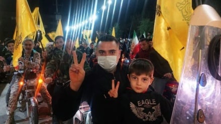 رژه رزمندگان لشکر فاطمیون در شهرهای مشهد و قم