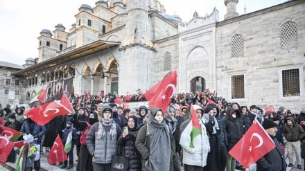 Manifestazione anti-americana e anti-sionista in Turchia: «Sotto i razzi i sionisti come ratti nei loro buchi»