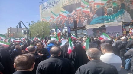 آغاز تشییع پیکر شهیدان لاریجانی، سلیمانی و شهدای ناوشکن دنا