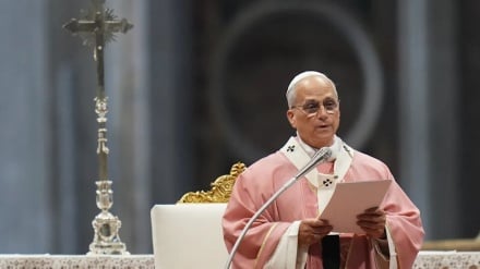 Paus Serukan Perdamaian di Asia Barat