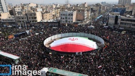 Ushiriki wa kihistoria wa wakazi wa Tehran katika mazishi ya Mashahidi wa Vita vya Ramadhani