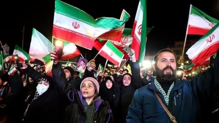 چهره فرهنگی تاجیک:  تاریخ ایران را نمی‌توان از بین برد/ به ایرانی‌ها افتخار می‌کنیم