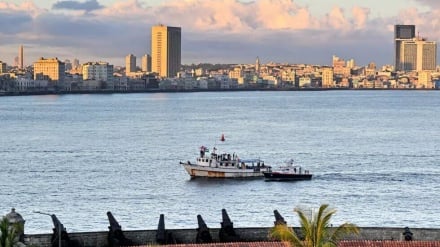 Kapal Pertama dari Armada Bantuan Tiba di Kuba