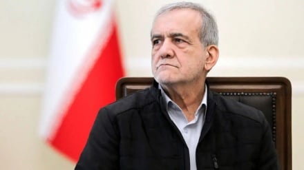 Präsident Pezeshkian an die Feinde: „Ihr werdet den Traum von der Kapitulation der Islamischen Republik Iran mit ins Grab nehmen“