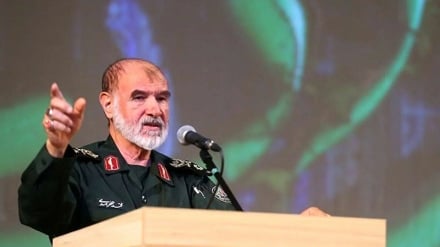 Заместитель штаба «Хатам аль‑Анбия»: народ посадил США за стол переговоров