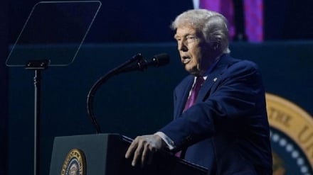 ইরানকে আলোচনায় বাধ্য করতে ট্রাম্পের নতুন হুমকি