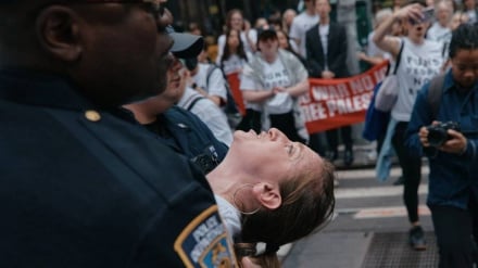 Amerika’daki Savaş Karşıtı Göstericiler: Halk İçin Para, Bombalar İçin Değil