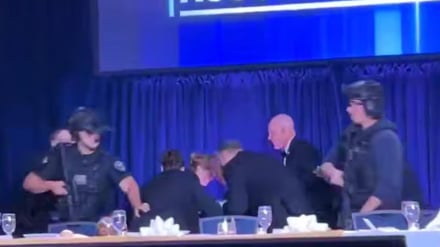 Beyaz Saray’da silahlı saldırı: Trump olay yerinden çıkmak zorunda kaldı