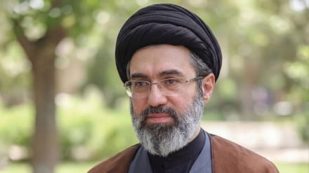 رهبر معظم انقلاب: ارتش اسلام دلاورانه از آب و خاک و پرچم خود دفاع می‌کند