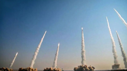 Rudal Iran dan Hizbullah Bareng Menyerang Israel