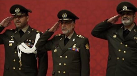 İran Ordusundan Devrim ve Şehitlerin Ülküleriyle Biat Yenileme 