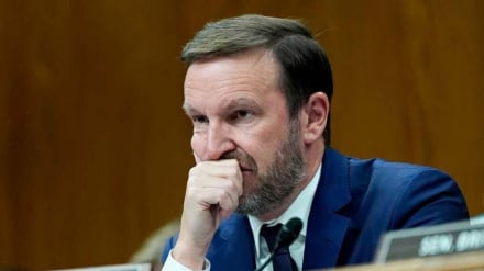 Senatore americano definisce «stupido» l'assedio dello Stretto di Hormuz / New York Times: «Avventura militare in Iran, stesso modello delle sconfitte USA»