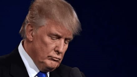 امریکایی لیکوالان او تحلیګران  هم  د ټرمپ د استعفی غوښتنه کوي 