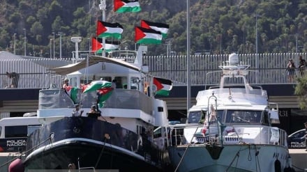 آغاز حرکت ناوگان «صمود ۲» به سوی غزه با مشارکت هزاران نفر