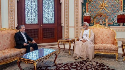 Shqyrtimi i zhvillimeve të fundit në rajon; në qendër të bisedimeve të Araghchi me mbretin e Omanit