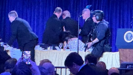 USA, sparatoria costringe Trump ad abbandonare l'evento