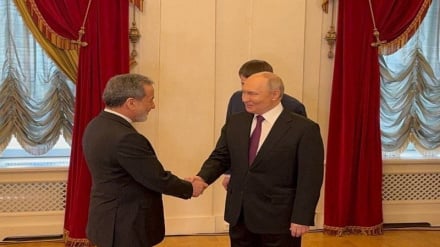 Эрон ТИВ бошлиғи Россияда Владимир Путин билан учрашди 