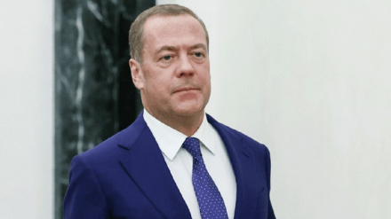 Medvedev: Ngushtica e Hormuzit është “arma bërthamore” e Iranit