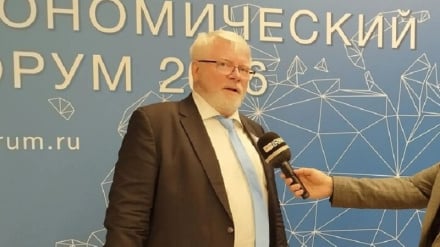 Esperto russo: «Iran controlla lo Stretto di Hormuz, politica USA fallirà»