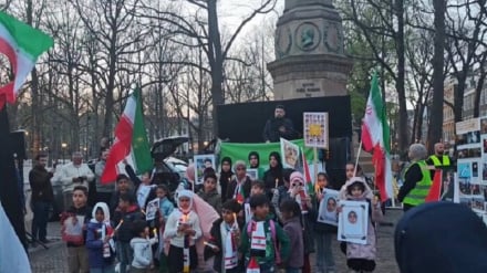  Hollanda’nın Lahey kentinde Minab ilkokuluna yapılan saldırı protesto edildi**