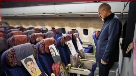 Giovani martiri della scuola di Minab coi diplomatici dell'Iran a Islamabad. Media turchi: «Un messaggio chiaro al mondo»