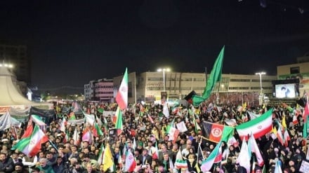 اجتماع بزرگ مهاجران افغانستانی در مشهد و تجدید بیعت با رهبر معظم انقلاب