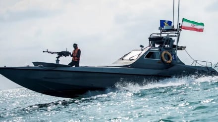 Իրանի Իսլամական հեղափոխության պահապանների կորպուսի (ԻՀՊԿ) ռազմածովային ուժերը կալանավորել են երկու օրինազանց նավեր