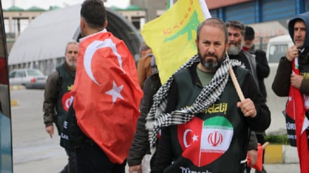 Solidariteti i Turqisë me Iranin; nga konvoji i makinave te prania në sheshin e orës në Tabriz