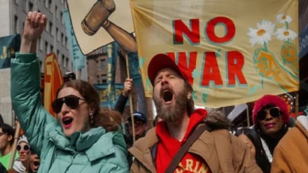 په امریکا کې د جنګ ضد معترضین وايي پیسې دې د خلکو لپاره وي نه د بمونو لپاره 