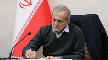 Пезешкиан: Армия ИРИ является органом, созданным народом, символом чести, могущества и национальной независимости