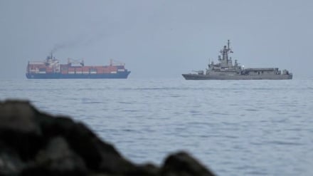 Около 30 торговых судов прошли через Ормузский пролив с вечера среды с разрешения Ирана