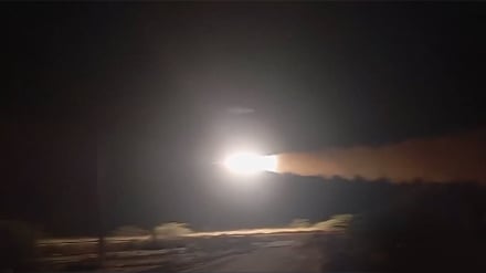 Powerful response of Iranian Army's Navy to enemy's aggressive destroyer