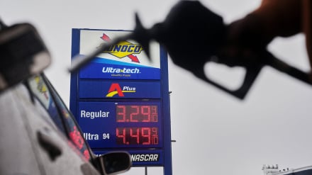 Gas price rises again in U.S. / €1 billion war cost for France