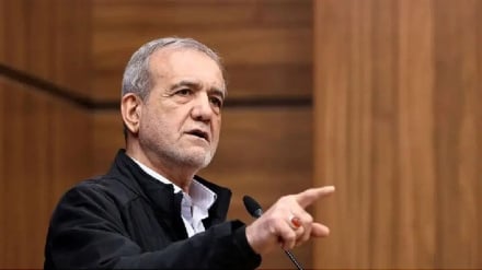 پزشکیان: ایران به هیچ عنوان از حقوق قانونی کشور عقب‌نشینی نمی‌کند