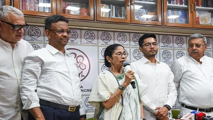সংবাদ সম্মেলনে মমতা ‘আমরা হারিনি, কেন পদত্যাগ করব?’ 