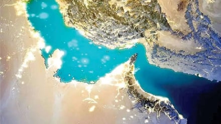 אתר Middle East Eye: טהרן מחזיקה בקלפי הניצחון/ מצר הורמוז יישאר תחת שליטה איראנית לנצח