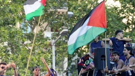 Yamal apongezwa kwa kupeperusha bendera ya Palestina katika sherehe ya ubingwa wa Barça