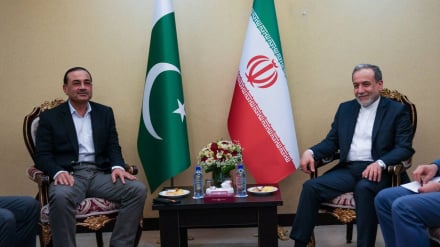 Mkuu wa jeshi la Pakistan azungumza kwa kina na Waziri wa Mambo ya Nje wa Iran mjini Tehran 