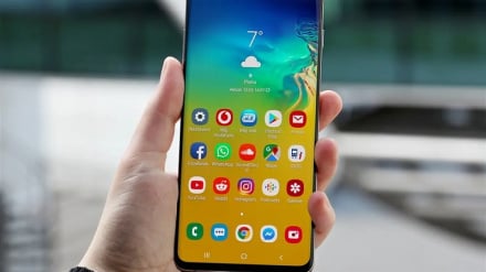 محدودیت تازه طالبان؛ ممنوعیت موبایل هوشمند در ادارات هرات