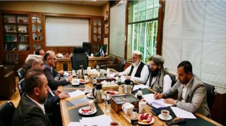 تهران کې د افغان کډوالو د ستونزو پر حل خبرې شوي