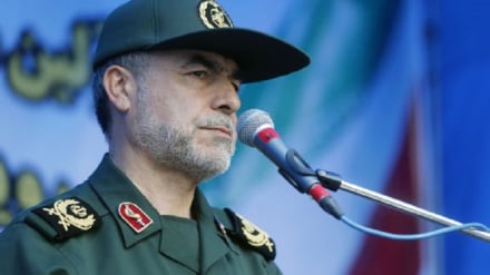 معاون سیاسی سپاه پاسداران: تردد در تنگه هرمز فقط با اجازه ایران انجام خواهد شد