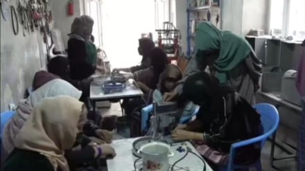 بانوی بدخشانی 50 زن بازمانده از تحصیل را مشغول به کار کرد