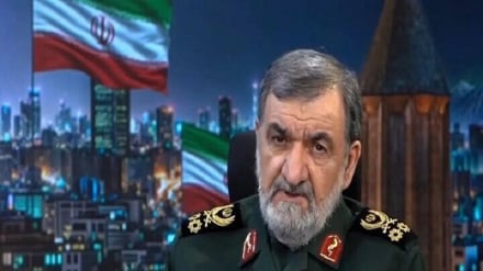 جنرال محسن رضايي: امریکا همدا اوس له یوه بندون سره مخامخ ده
