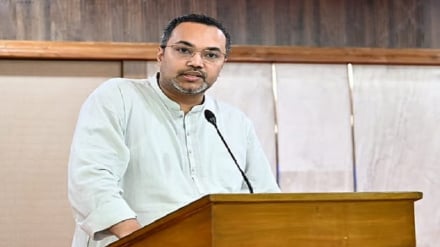 বাংলাদেশ সরকার মানবিক ও জনমুখী রাজনীতির অনন্য দৃষ্টান্ত স্থাপন করেছে: প্রধানমন্ত্রীর উপদেষ্টা মাহদী আমিন
