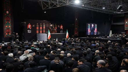 عزاداری شب تاسوعا در جوار محل شهادت رهبر شهید انقلاب 