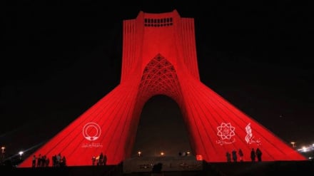 Menara Azadi Berubah Merah: Tehran Rayakan Pahlawan Donor Darah