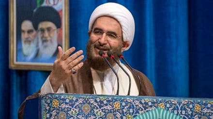 Khatib Salat Jumat Tehran: Jika Musuh Berbuat Salah, Rudal Iran Akan Menghancurkan Trah Mereka