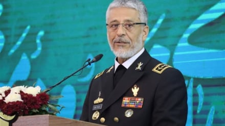دریادار سیاری: تنگه هرمز و خلیج فارس تحت کنترل محکم نیروهای دریایی ایران است 