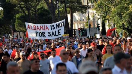 Las protestas antiestadounidenses en Albania entran en su decimoséptimo día